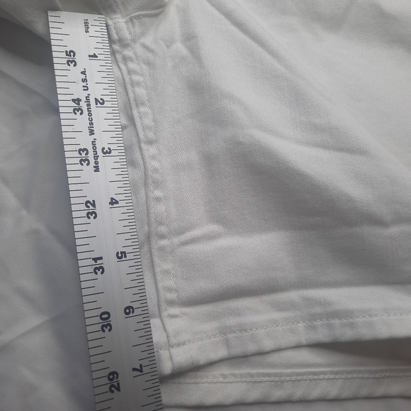 LEE women's mid-rise white shorts Sz 20 Medium cotton blend NWT. - Picture 12 of 14